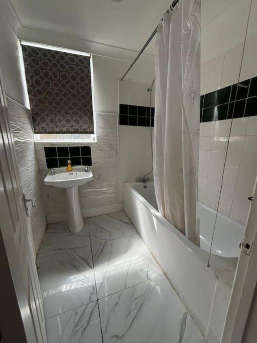 East London 2 Bedroom Flat Dış mekan fotoğraf