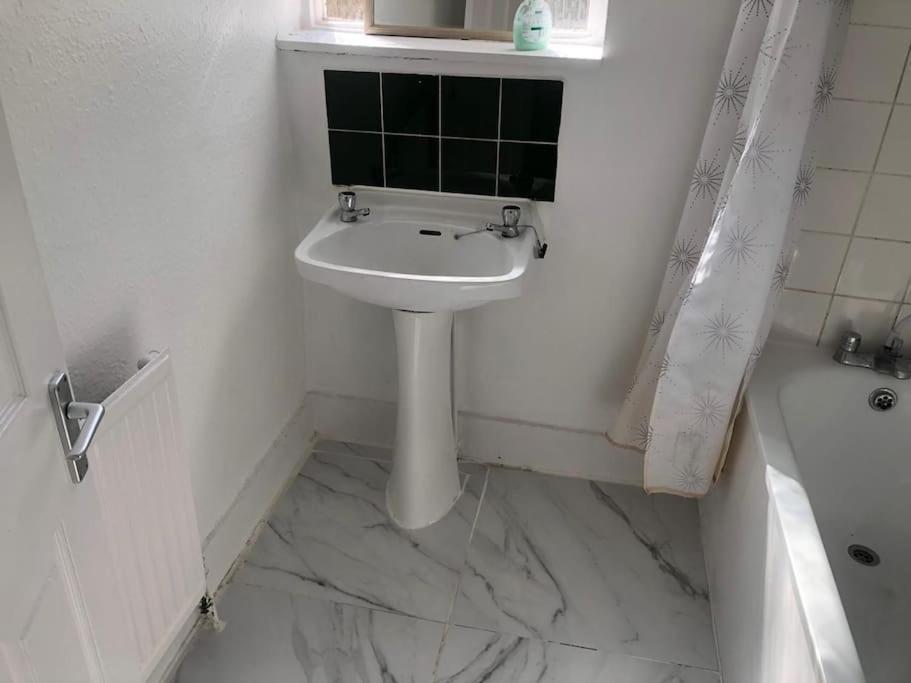 East London 2 Bedroom Flat Dış mekan fotoğraf