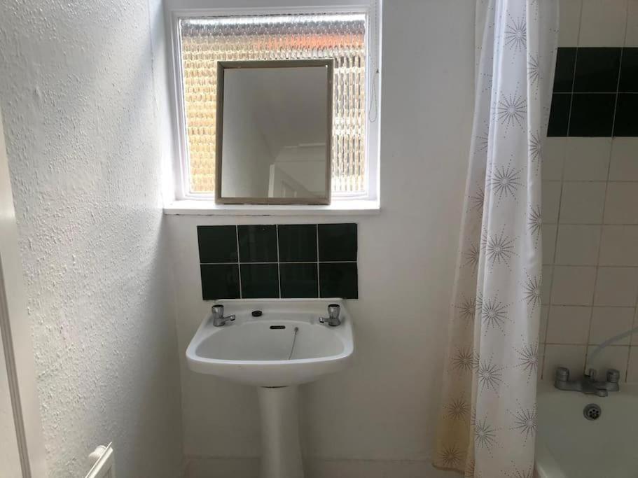 East London 2 Bedroom Flat Dış mekan fotoğraf