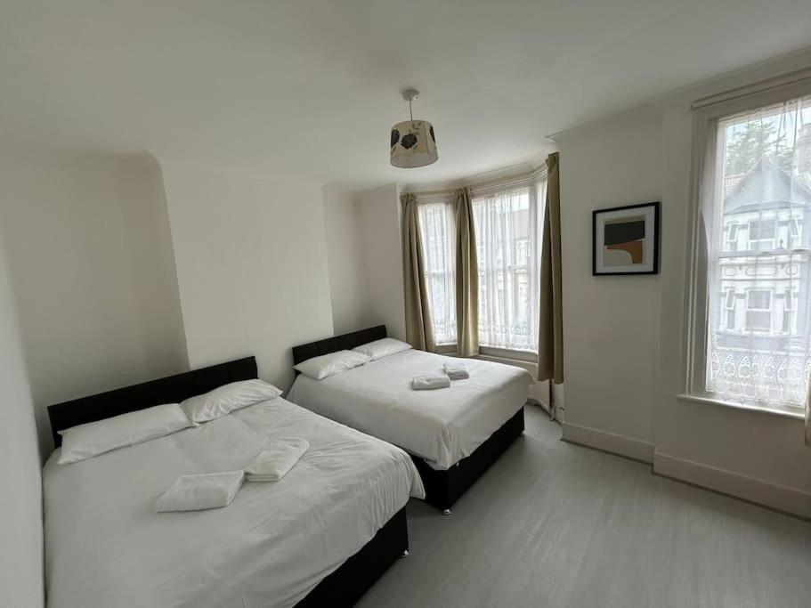 East London 2 Bedroom Flat Dış mekan fotoğraf